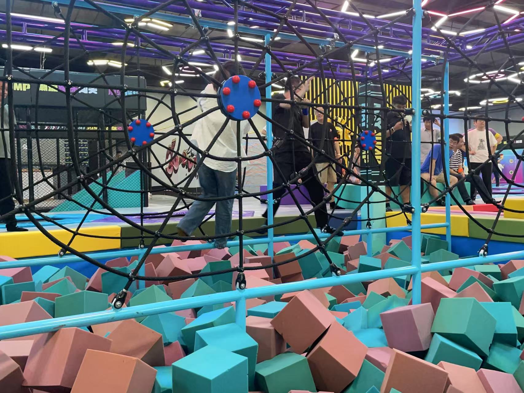 深圳户外拓展团建天花板！佳天下方案助团队突破自我边界！