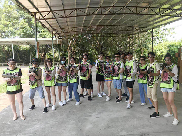 深圳公司员工奖励旅游活动_单仁资讯33人清远漂流3天奖励游