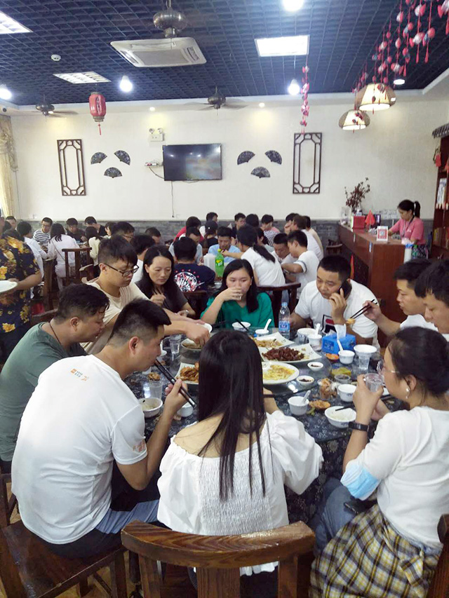 深圳糯家龙华壹城中心分店组织了37人惠州团建活动二日游