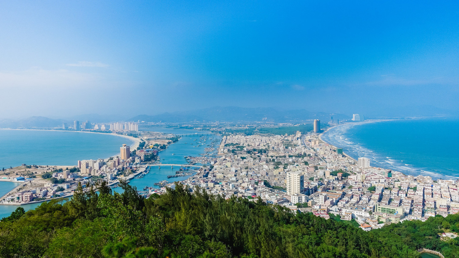  【惠州团建】深圳出发惠州双月湾观景台海龟岛海滨栈道团建活动2日游